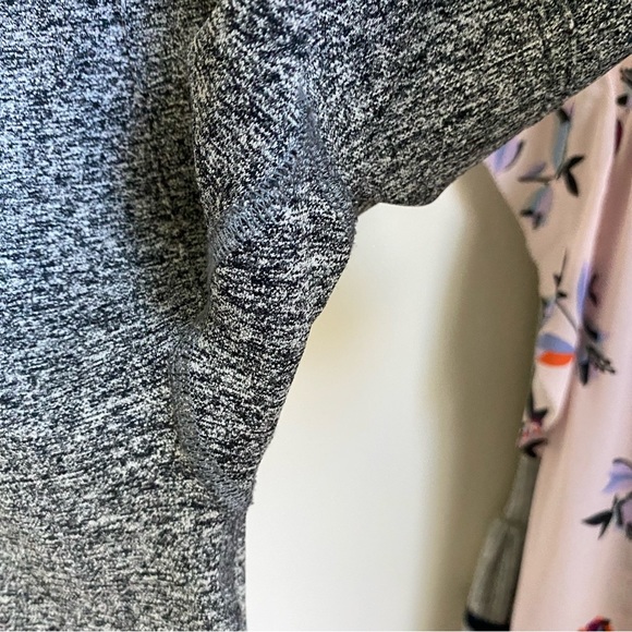 Carbon38 Seamless‎ Perforated Leggings - Picture 4 of 5